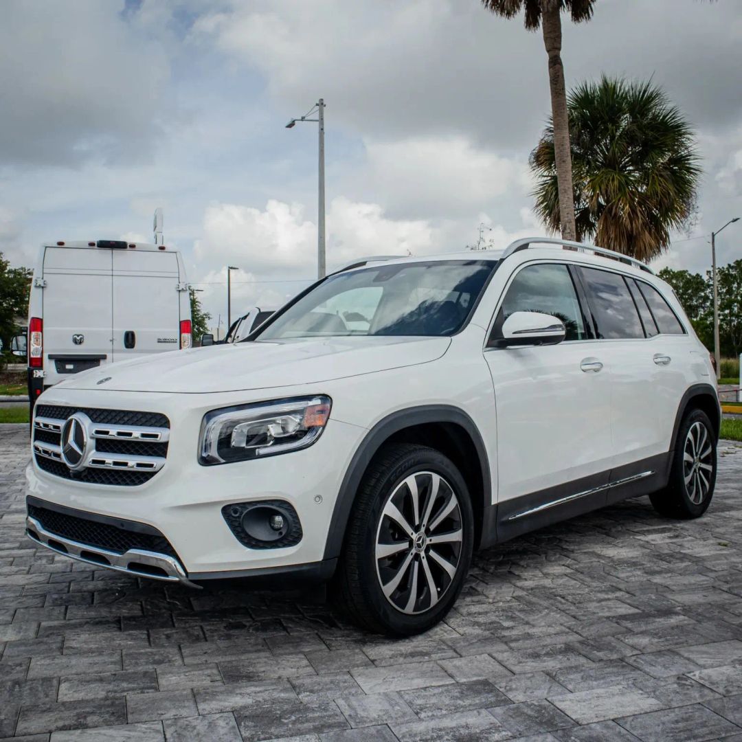 Mercedes-Benz GLB 250 photo 3