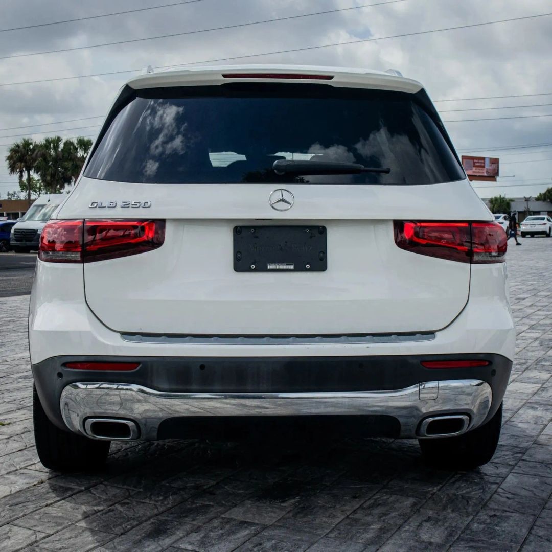 Mercedes-Benz GLB 250 photo 6