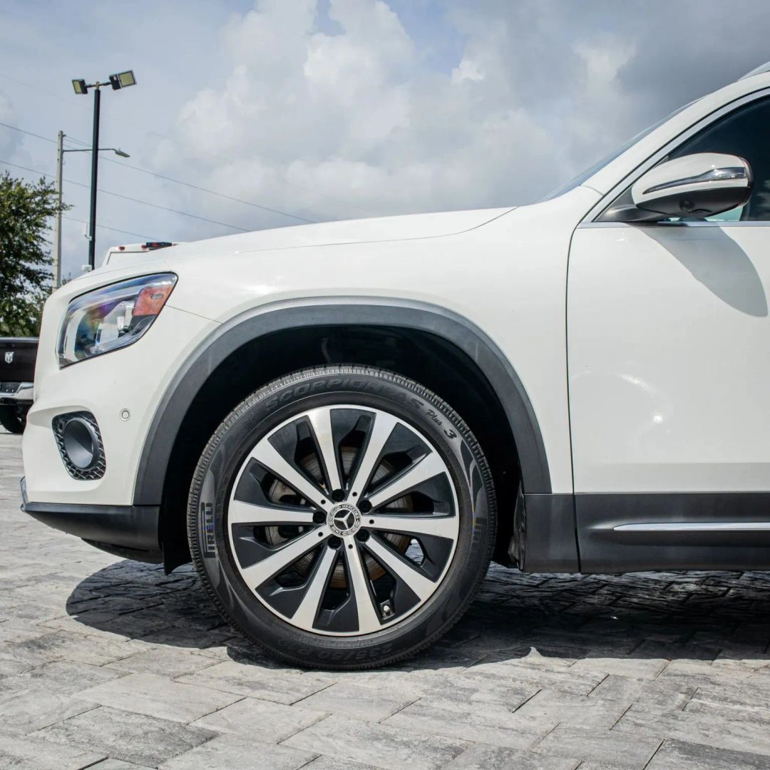 Mercedes-Benz GLB 250 photo 14