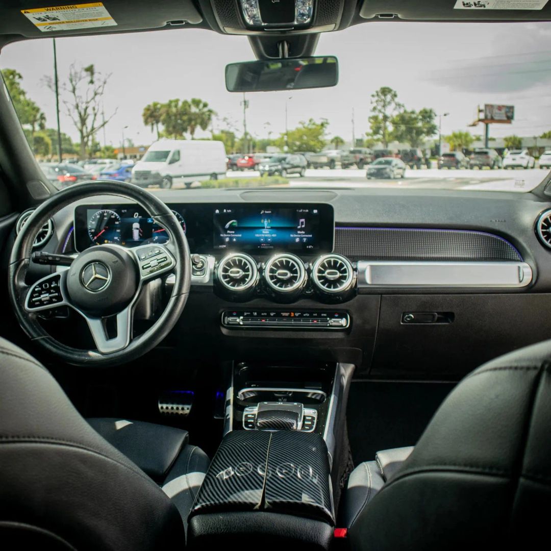 Mercedes-Benz GLB 250 photo 15