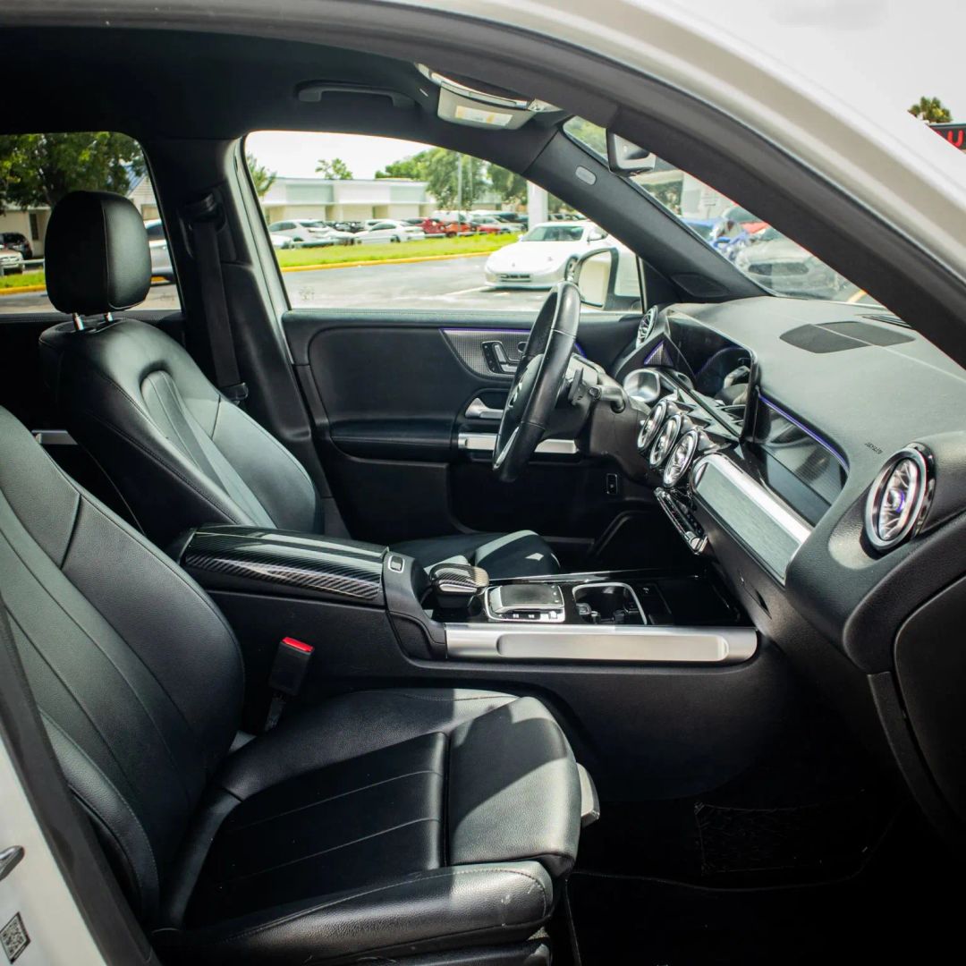 Mercedes-Benz GLB 250 photo 17
