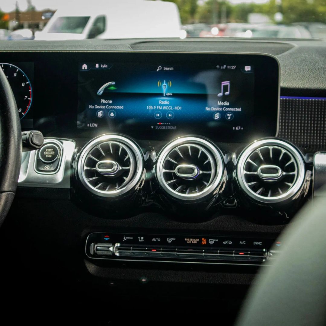 Mercedes-Benz GLB 250 photo 23