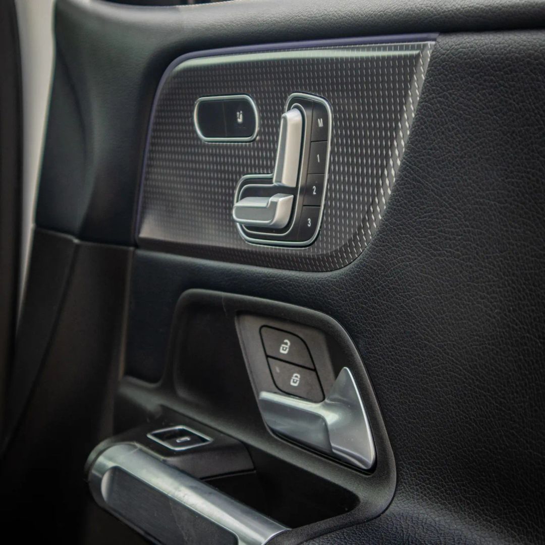 Mercedes-Benz GLB 250 photo 25