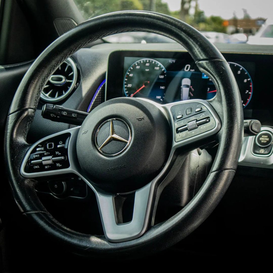 Mercedes-Benz GLB 250 photo 27
