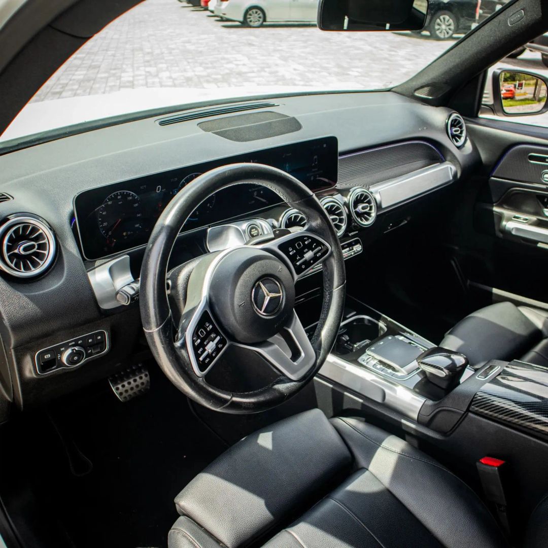Mercedes-Benz GLB 250 photo 30