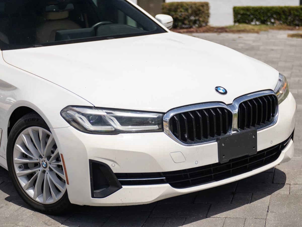 BMW 5 Series photo 3