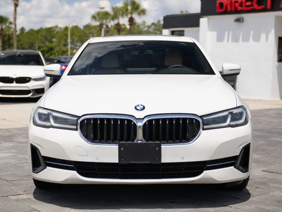 BMW 5 Series photo 4