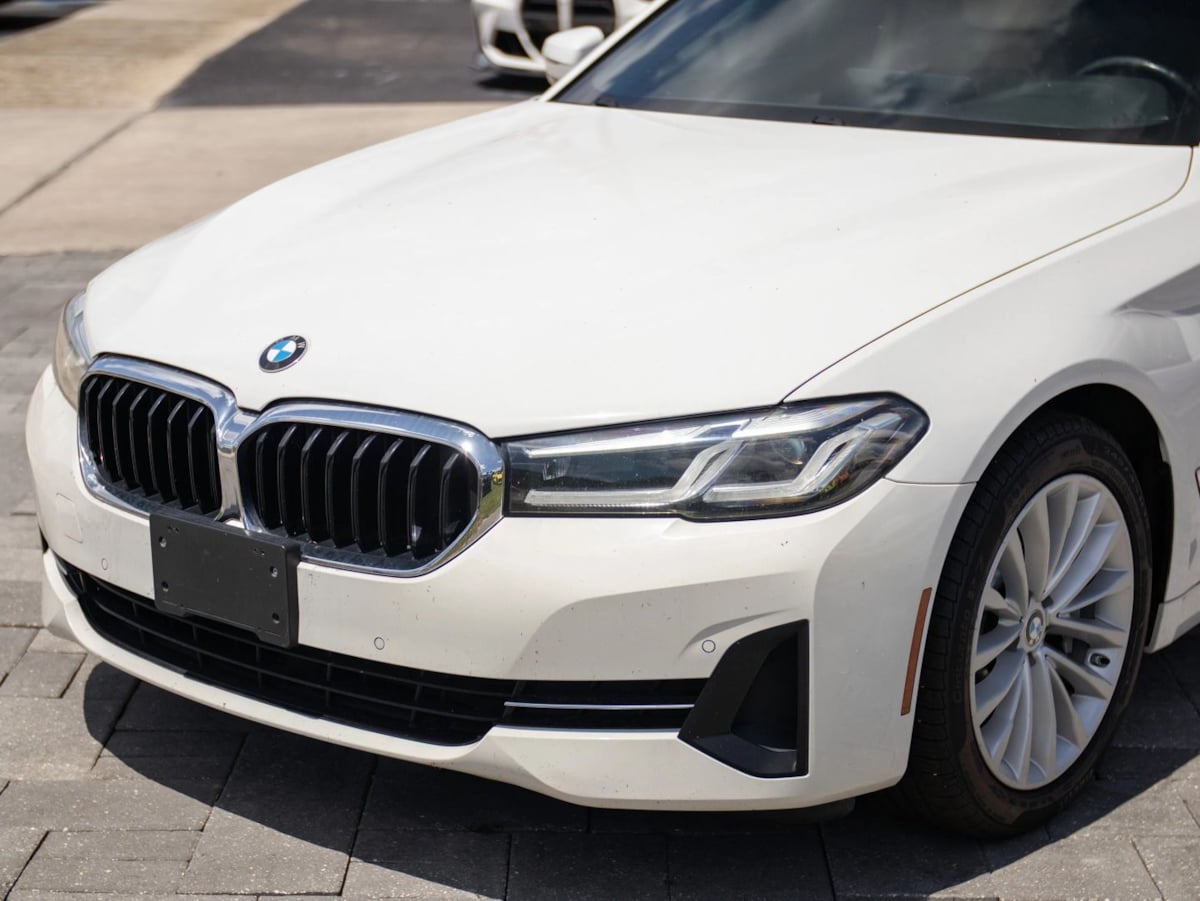 BMW 5 Series photo 5
