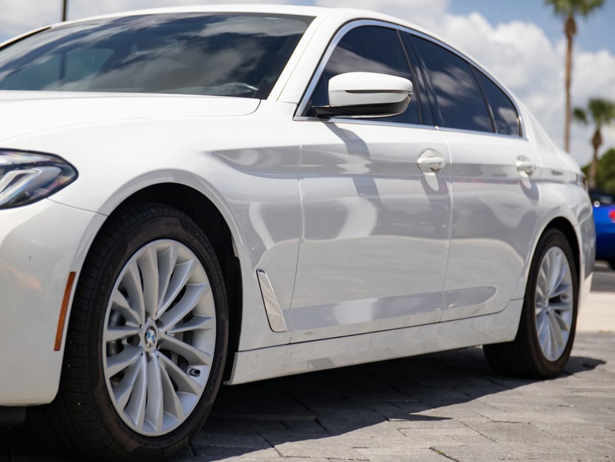 BMW 5 Series photo 7