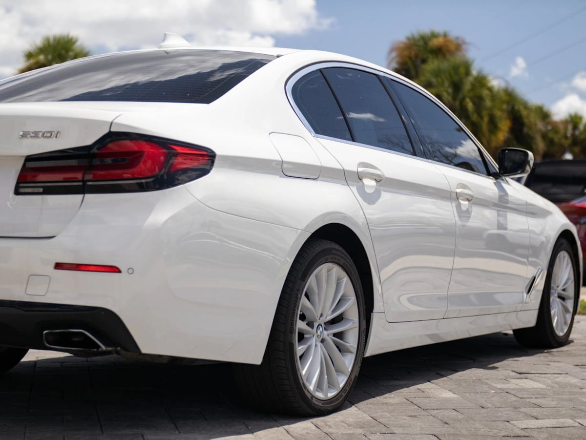 BMW 5 Series photo 14
