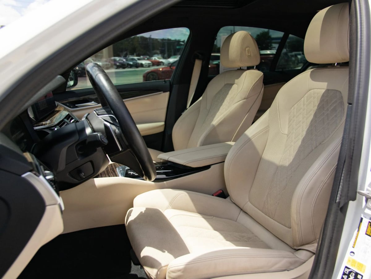 BMW 5 Series photo 16