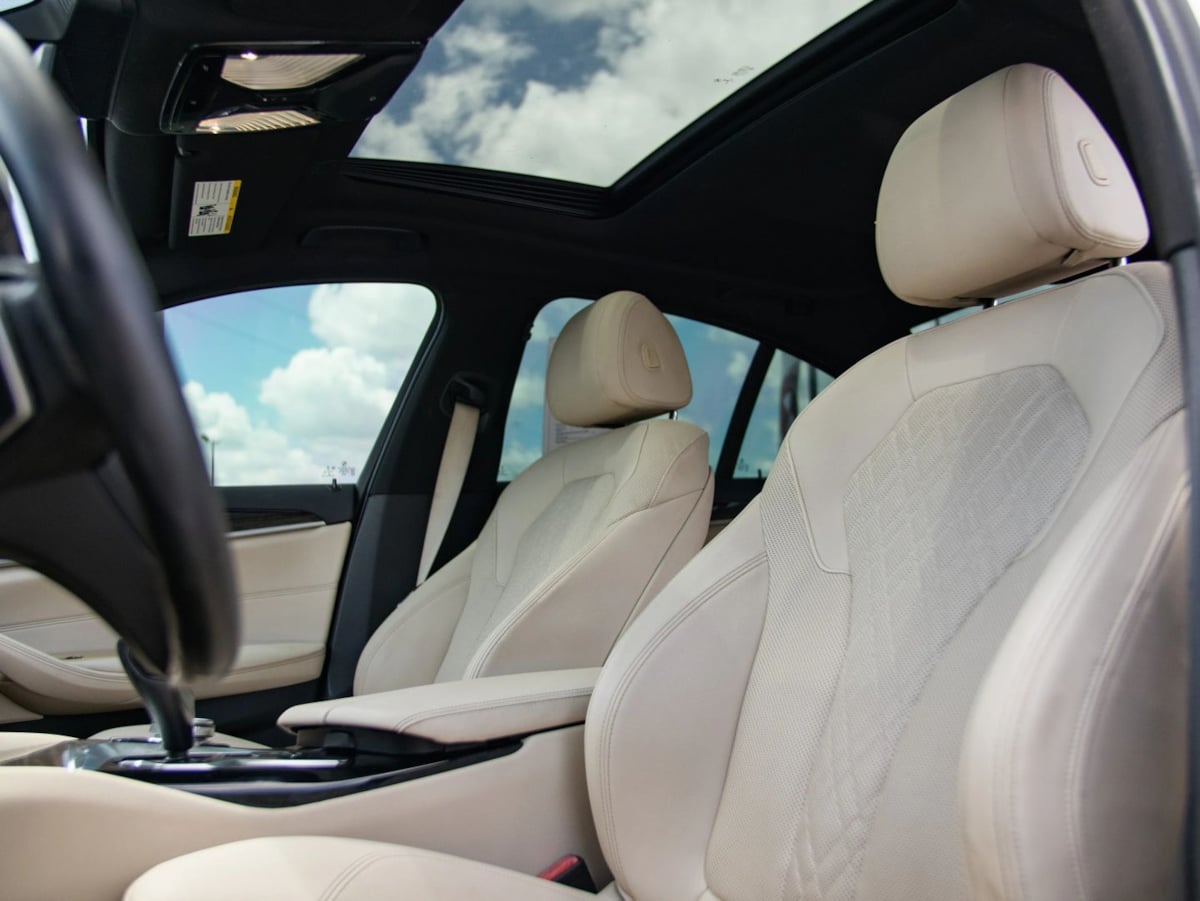 BMW 5 Series photo 17
