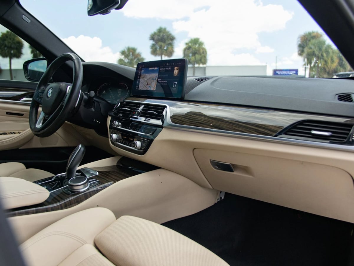 BMW 5 Series photo 21
