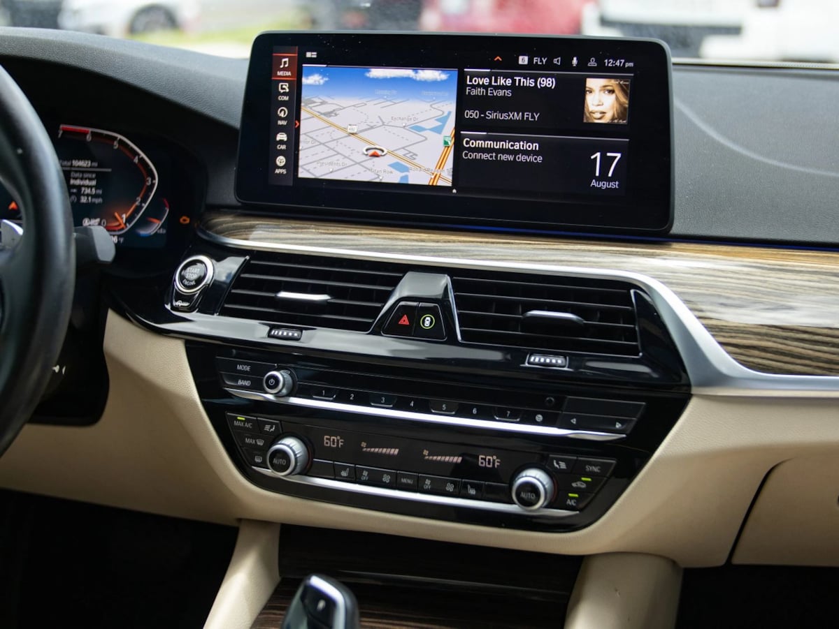 BMW 5 Series photo 27