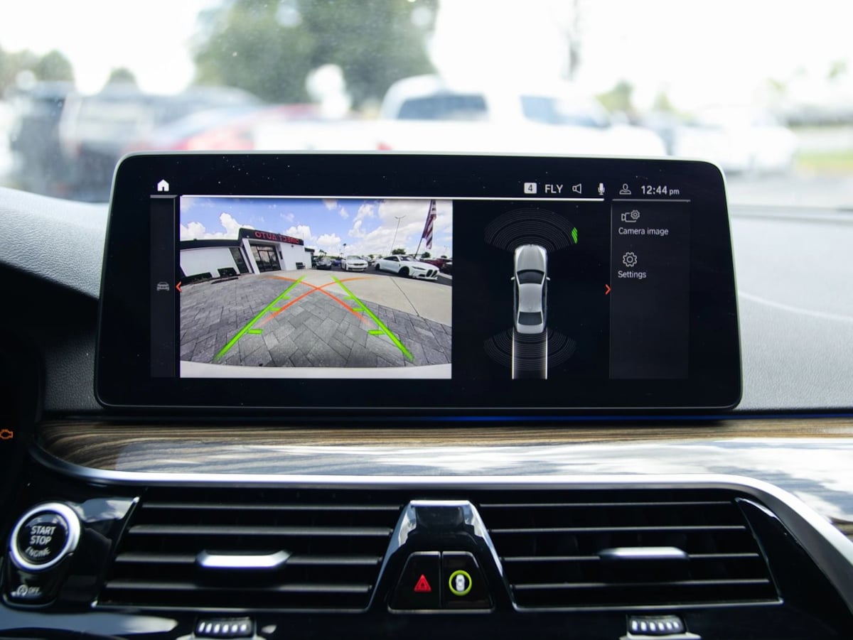 BMW 5 Series photo 28