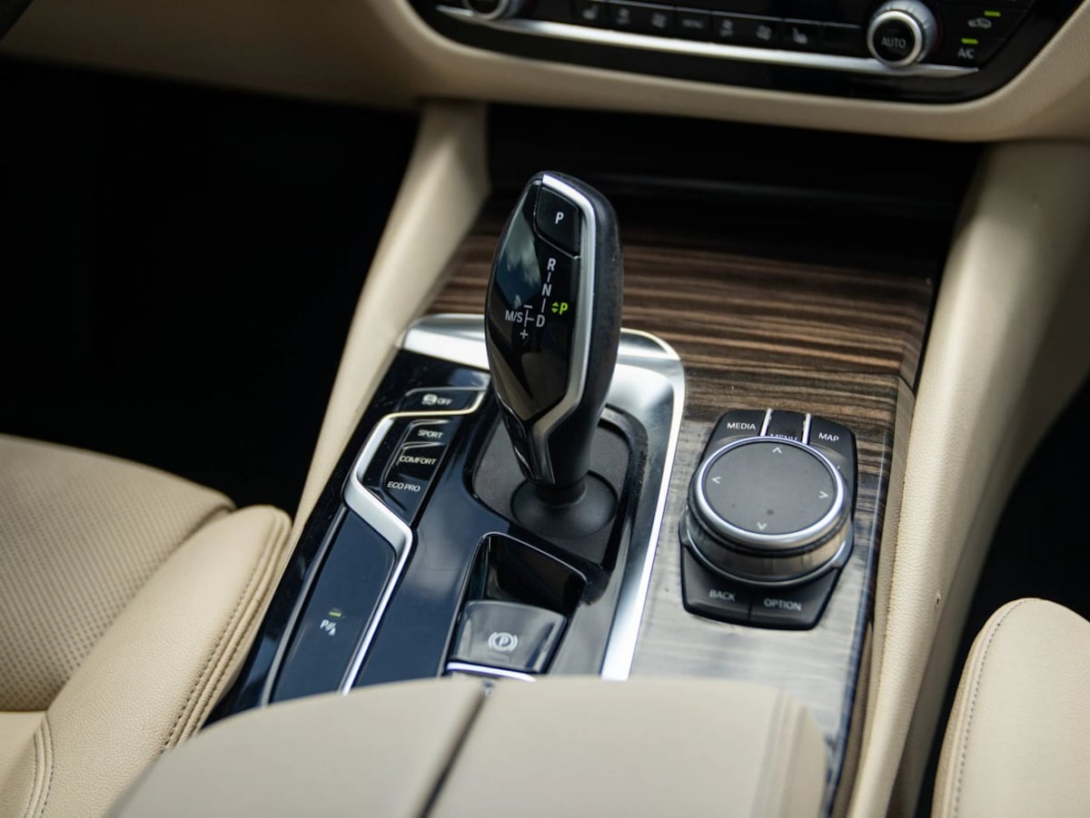 BMW 5 Series photo 30