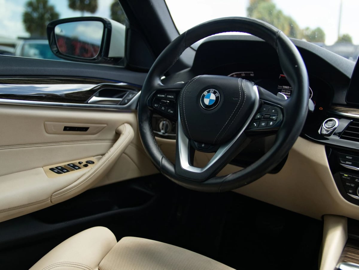 BMW 5 Series photo 32