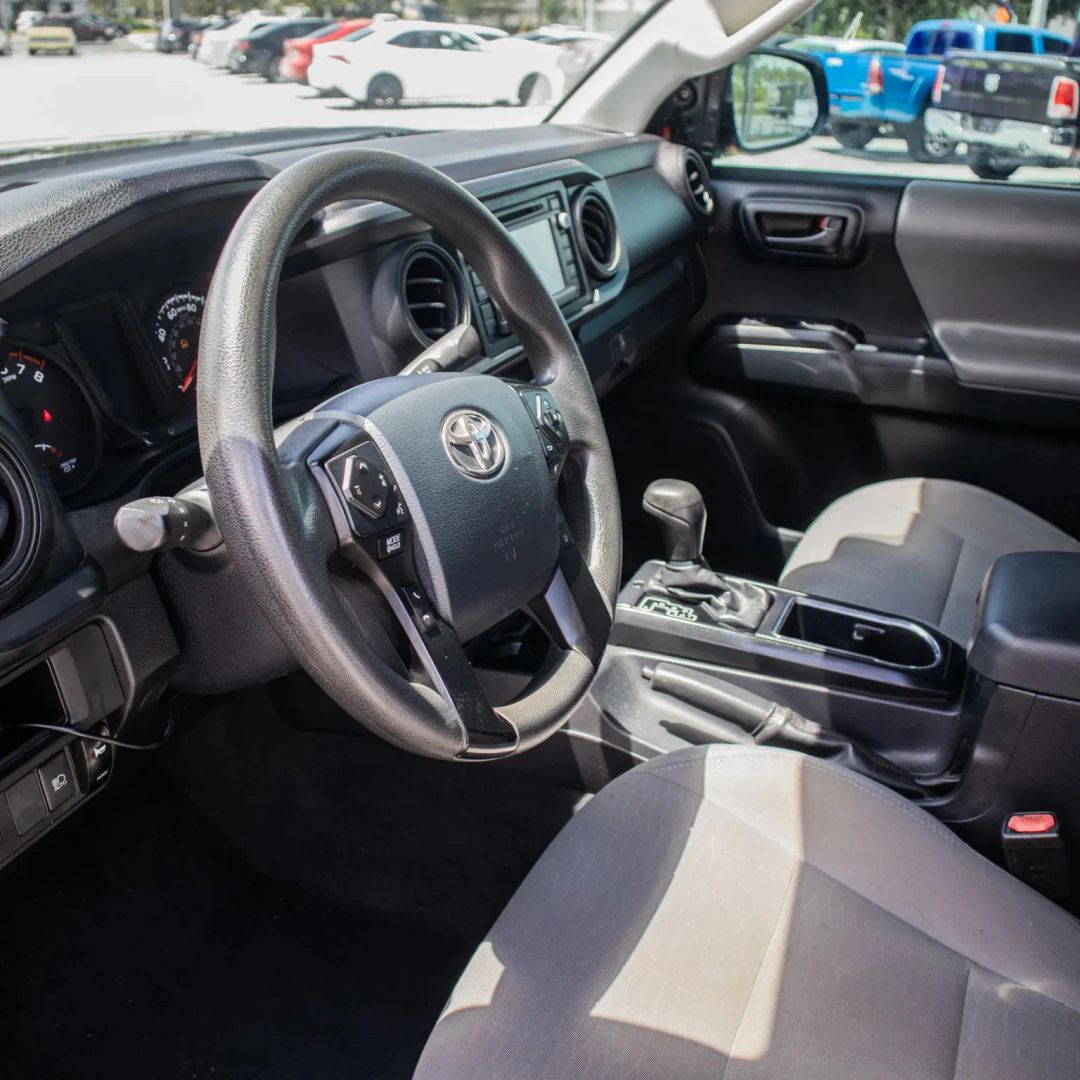 Toyota Tacoma photo 20