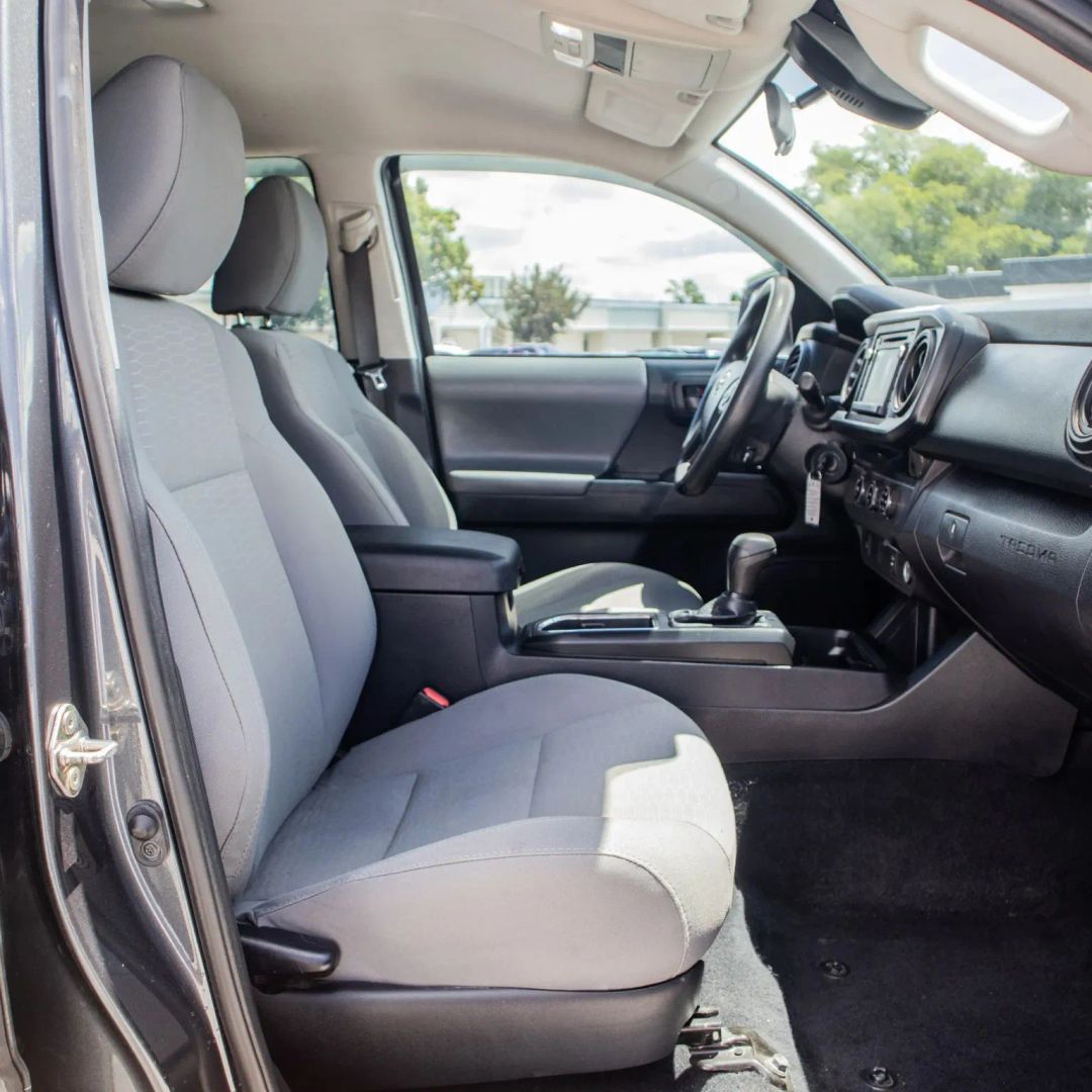 Toyota Tacoma photo 27