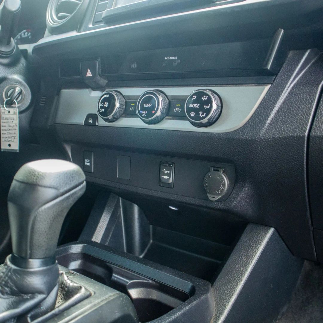 Toyota Tacoma photo 30