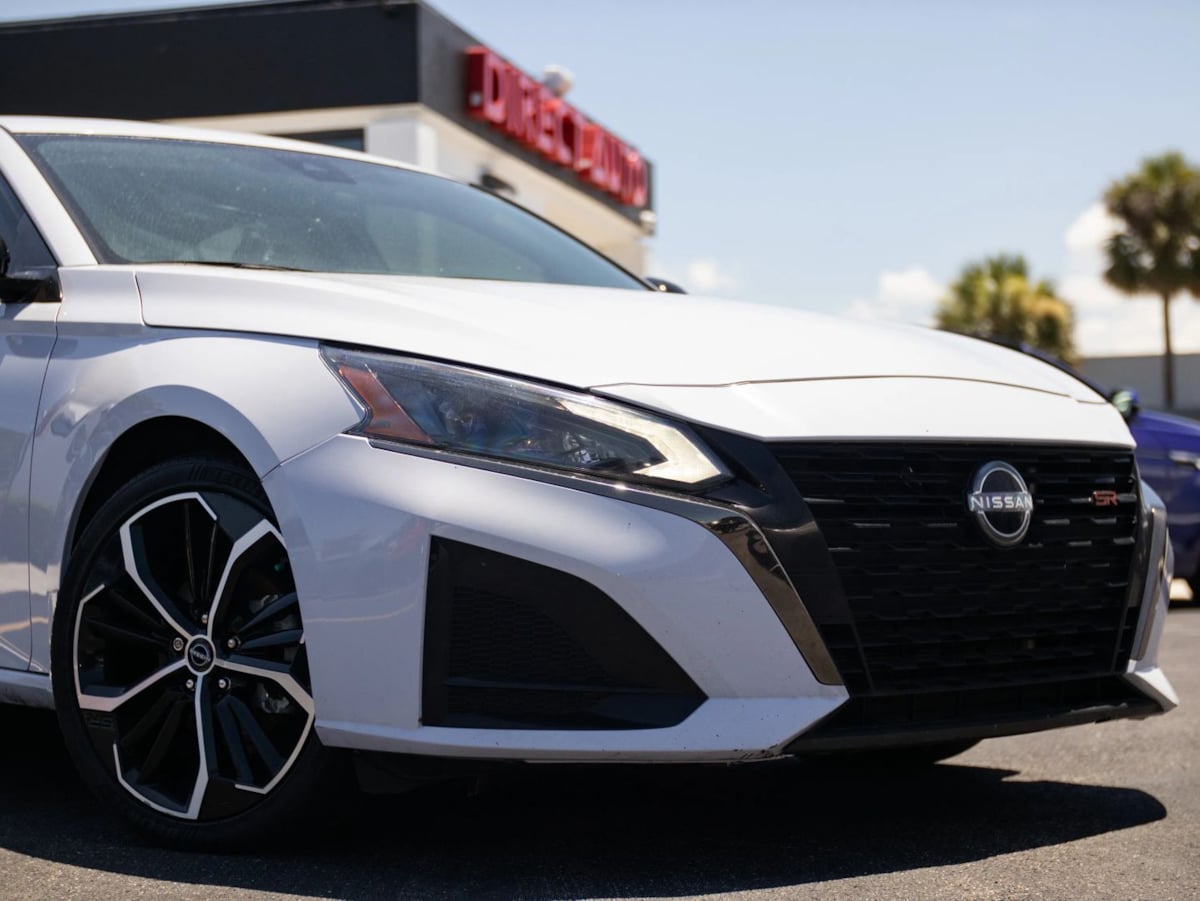 Nissan Altima photo 3