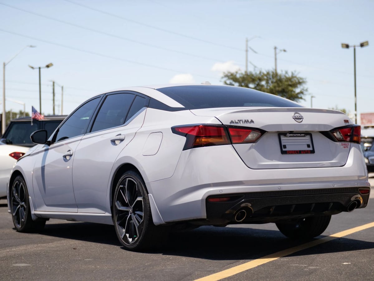 Nissan Altima photo 10