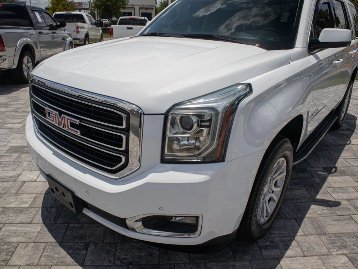 GMC Yukon photo 12