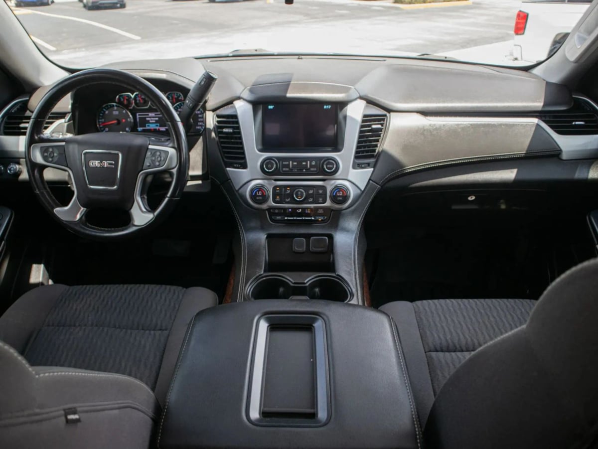 GMC Yukon photo 14