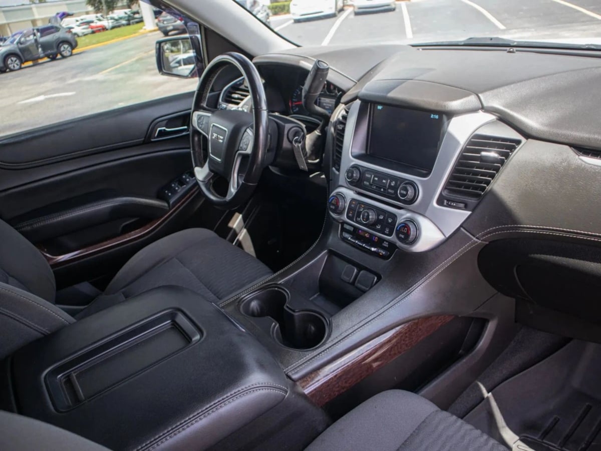 GMC Yukon photo 17