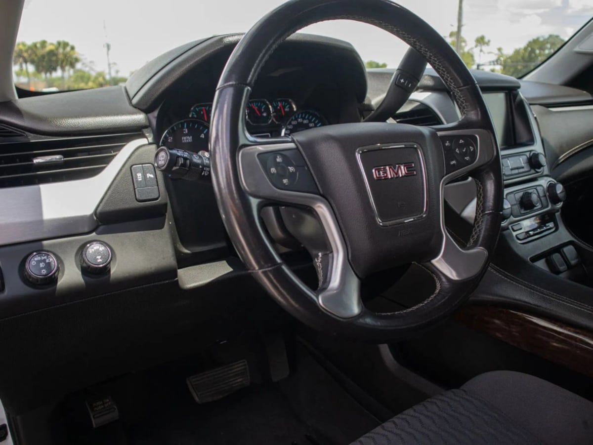 GMC Yukon photo 30