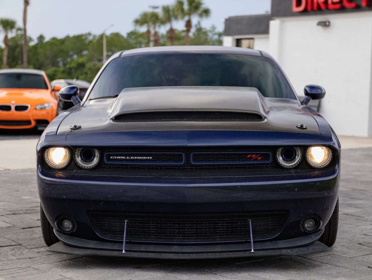 Dodge Challenger photo 4