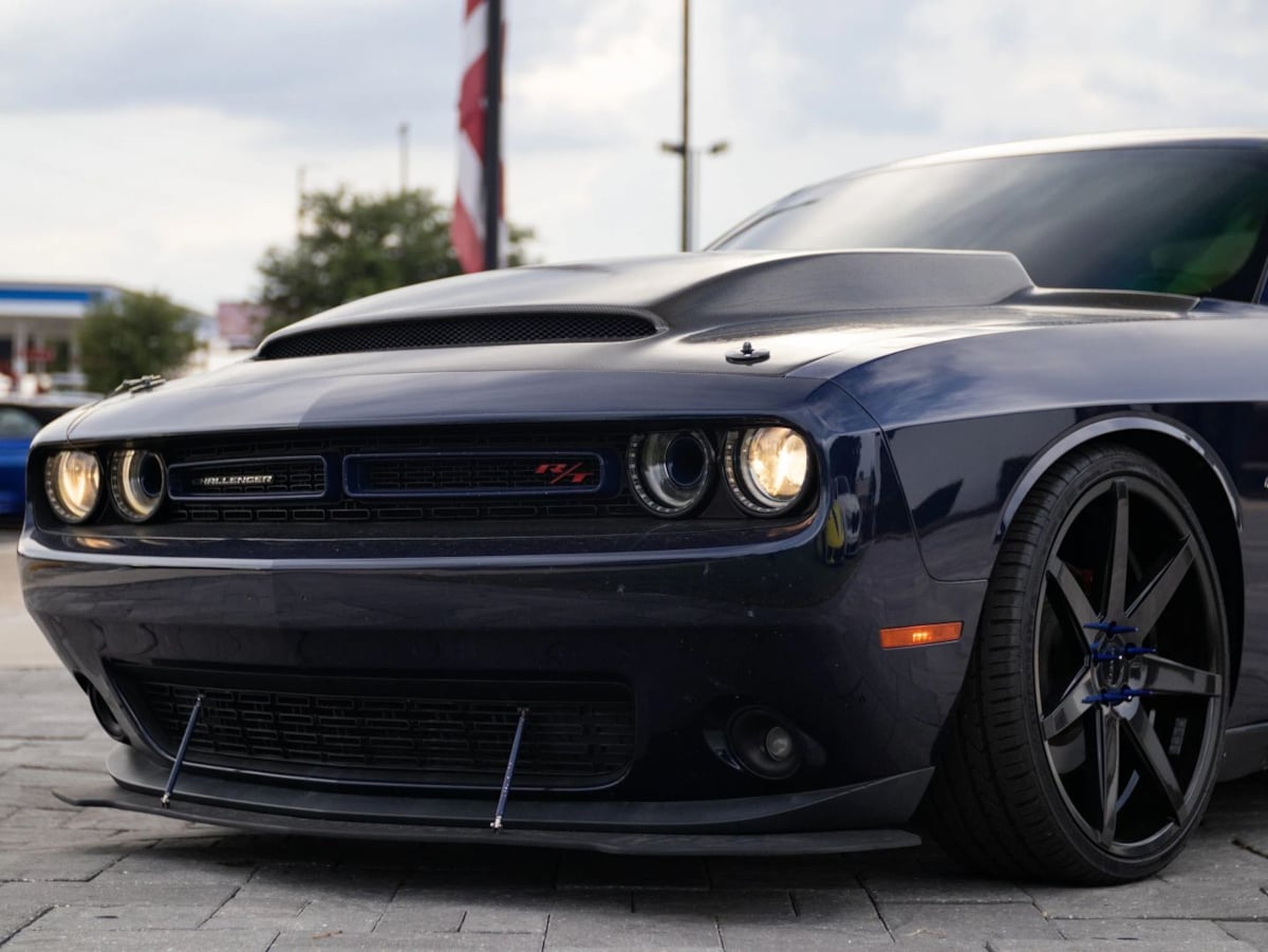 Dodge Challenger photo 7