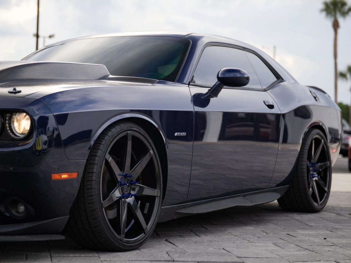 Dodge Challenger photo 8