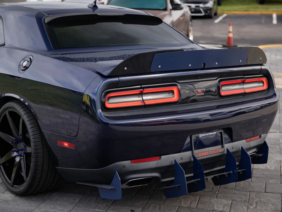 Dodge Challenger photo 9