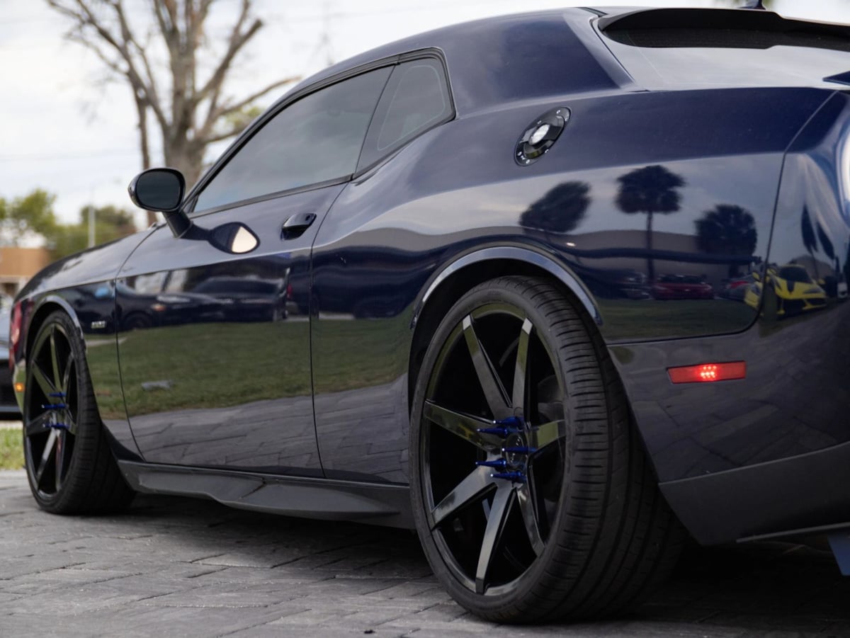 Dodge Challenger photo 11