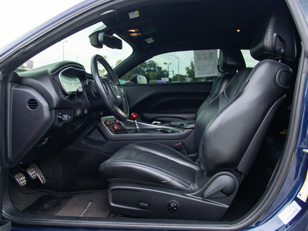 Dodge Challenger photo 18