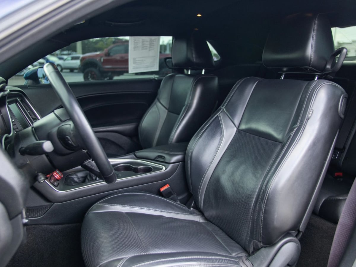 Dodge Challenger photo 19