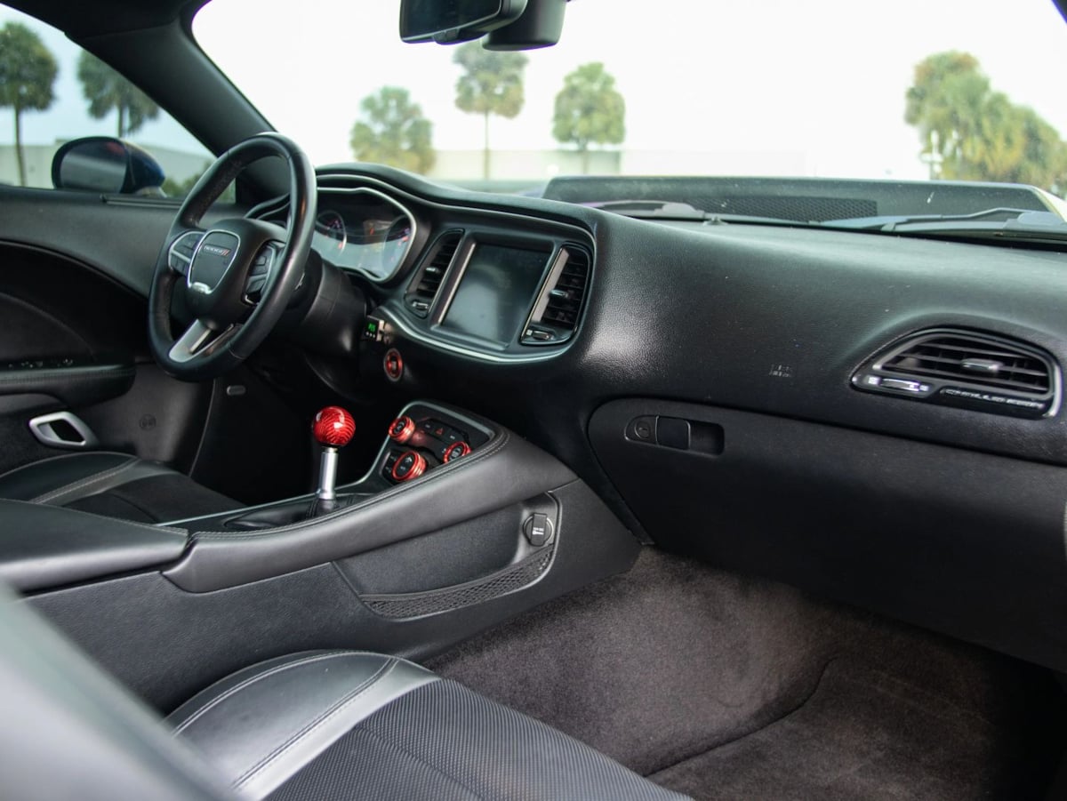 Dodge Challenger photo 27