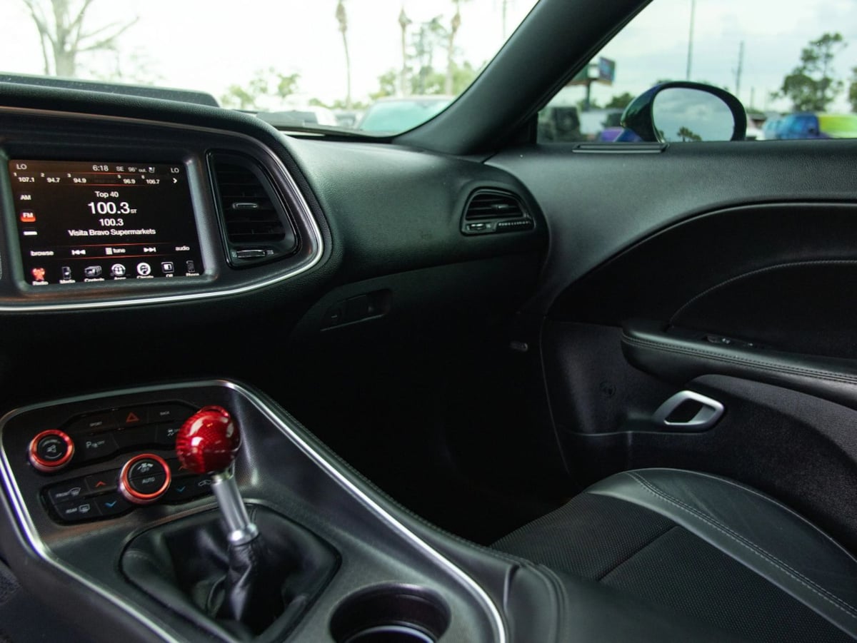 Dodge Challenger photo 28