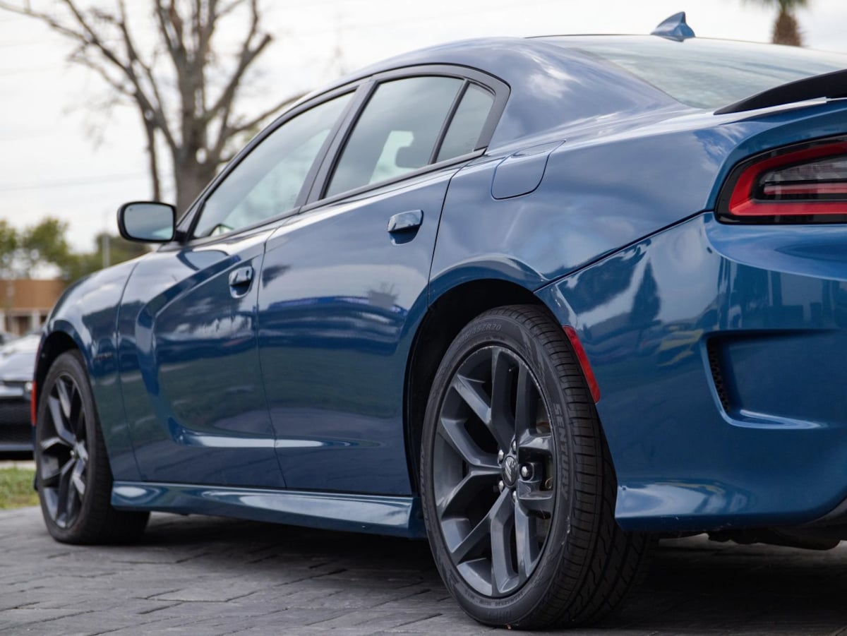 Dodge Charger photo 9