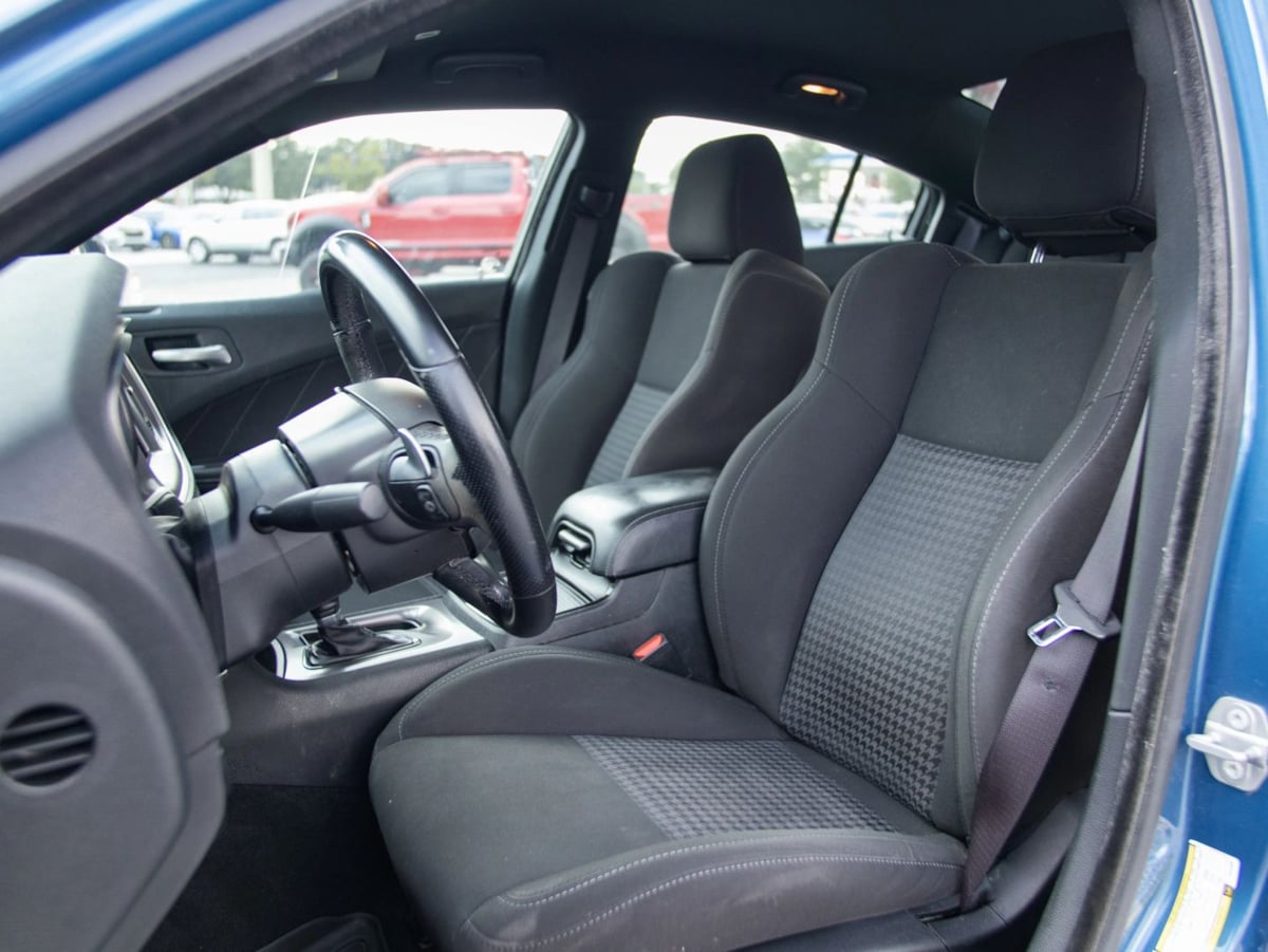 Dodge Charger photo 19
