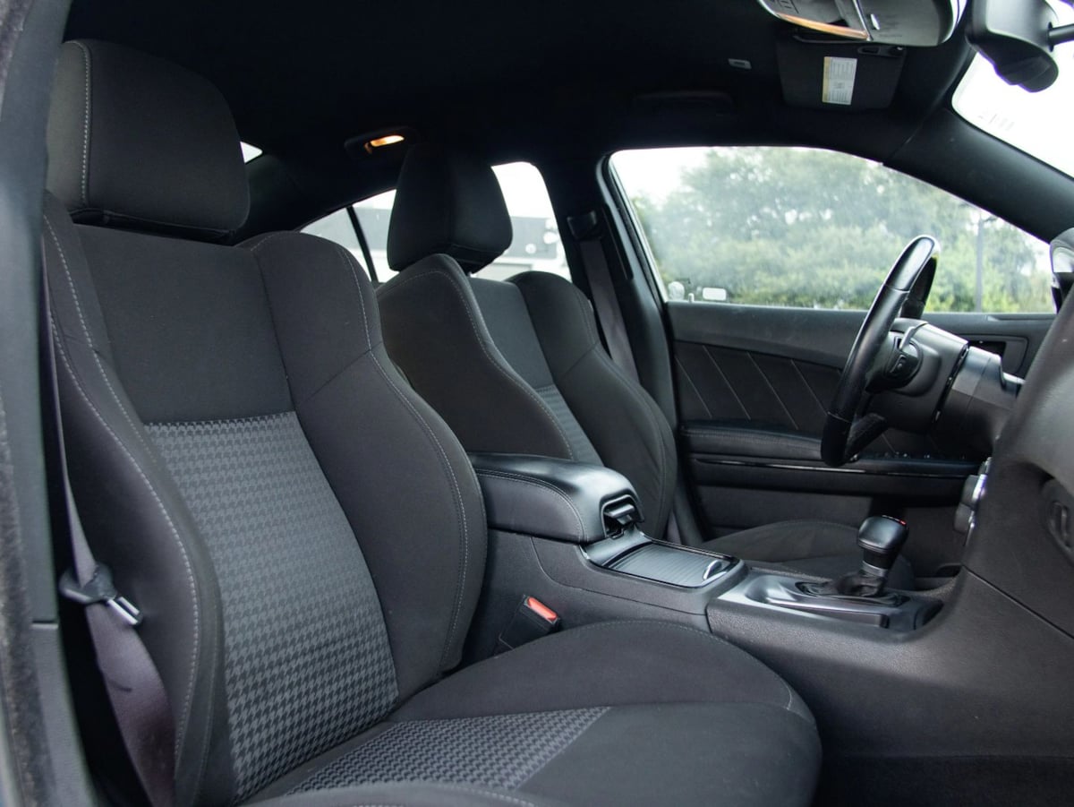 Dodge Charger photo 22