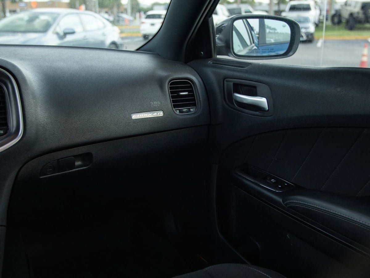 Dodge Charger photo 31