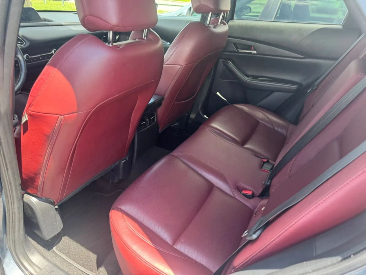 Mazda CX-30 photo 9