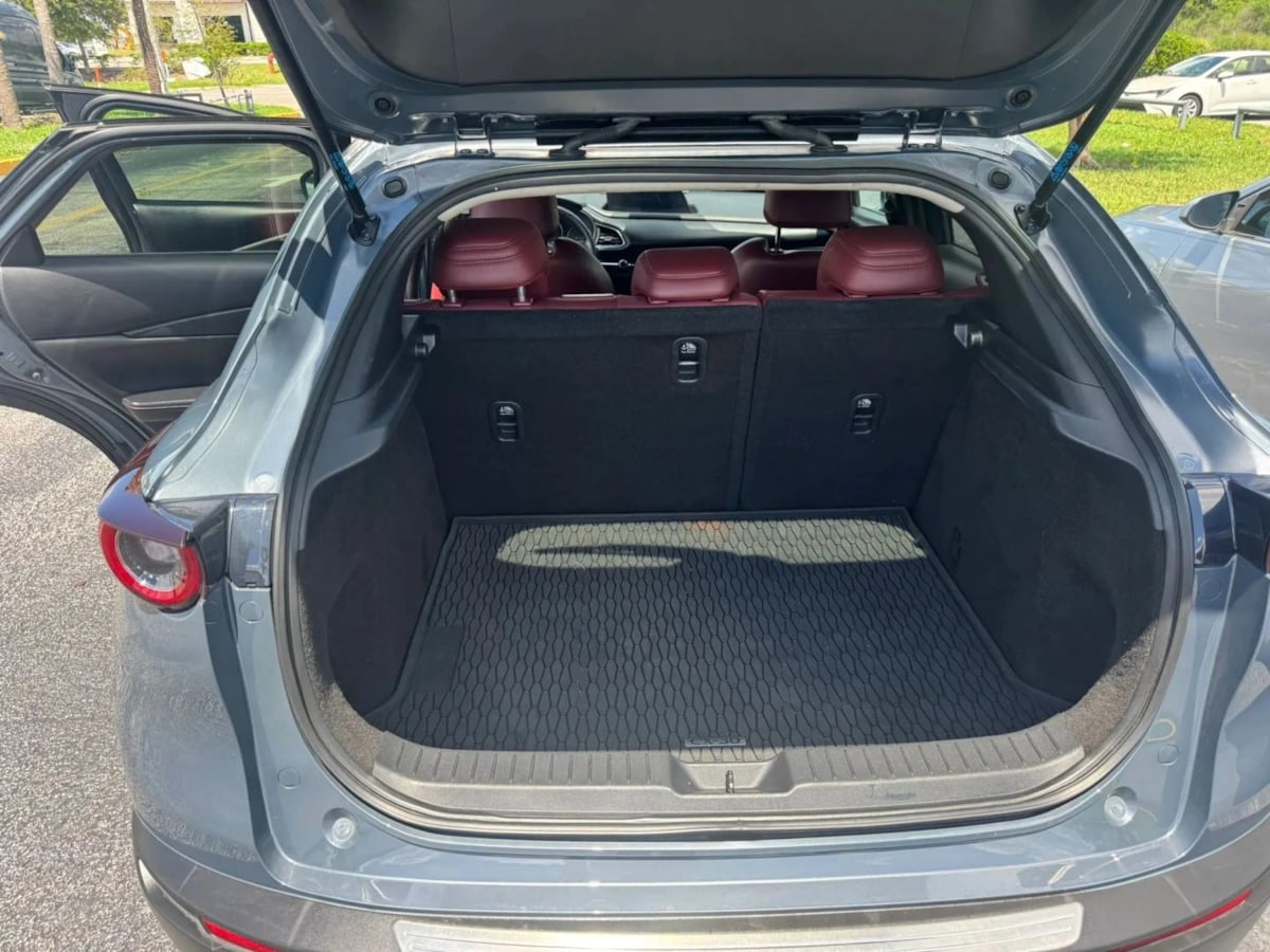 Mazda CX-30 photo 12