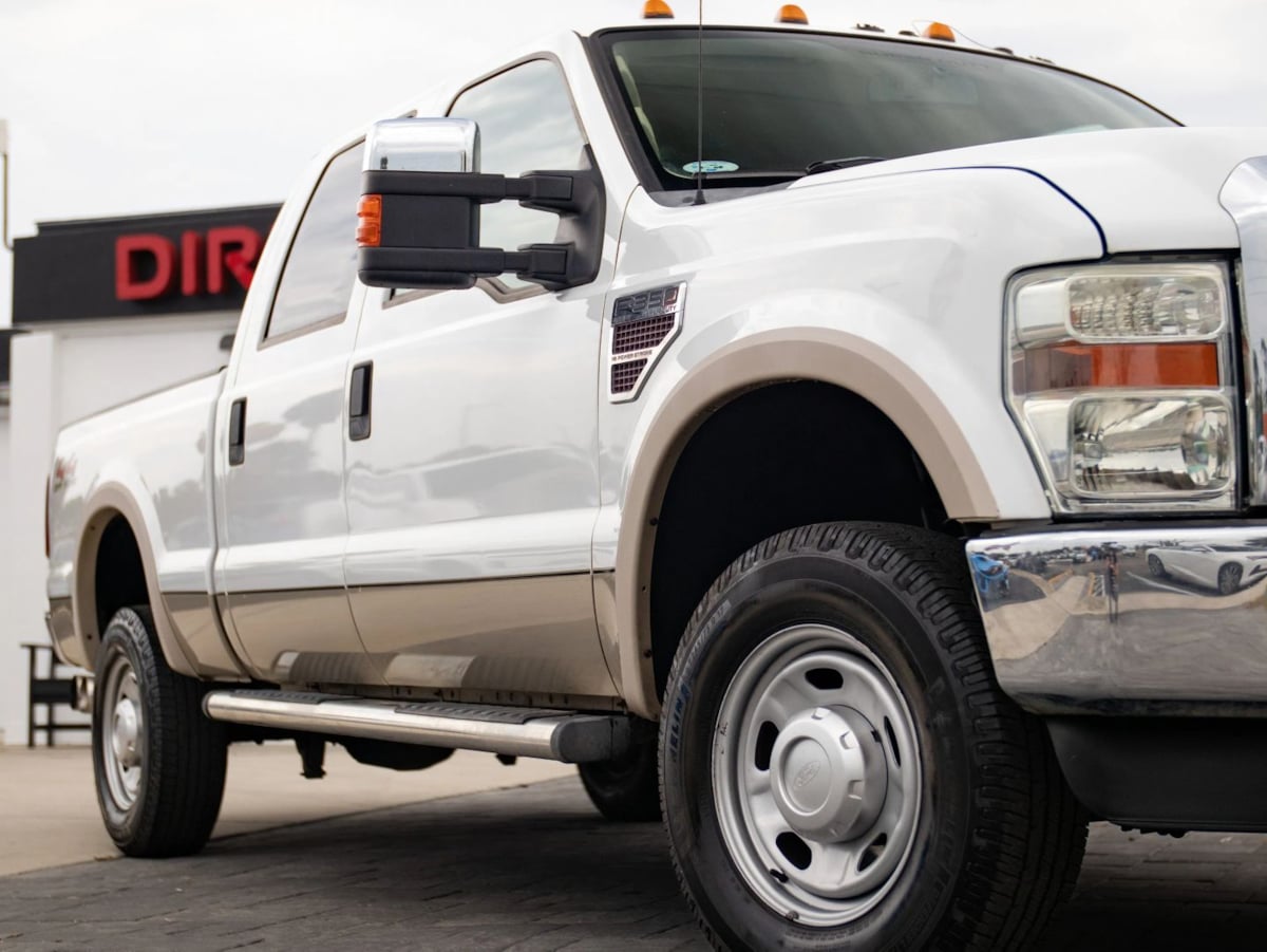 Ford F-350 photo 2