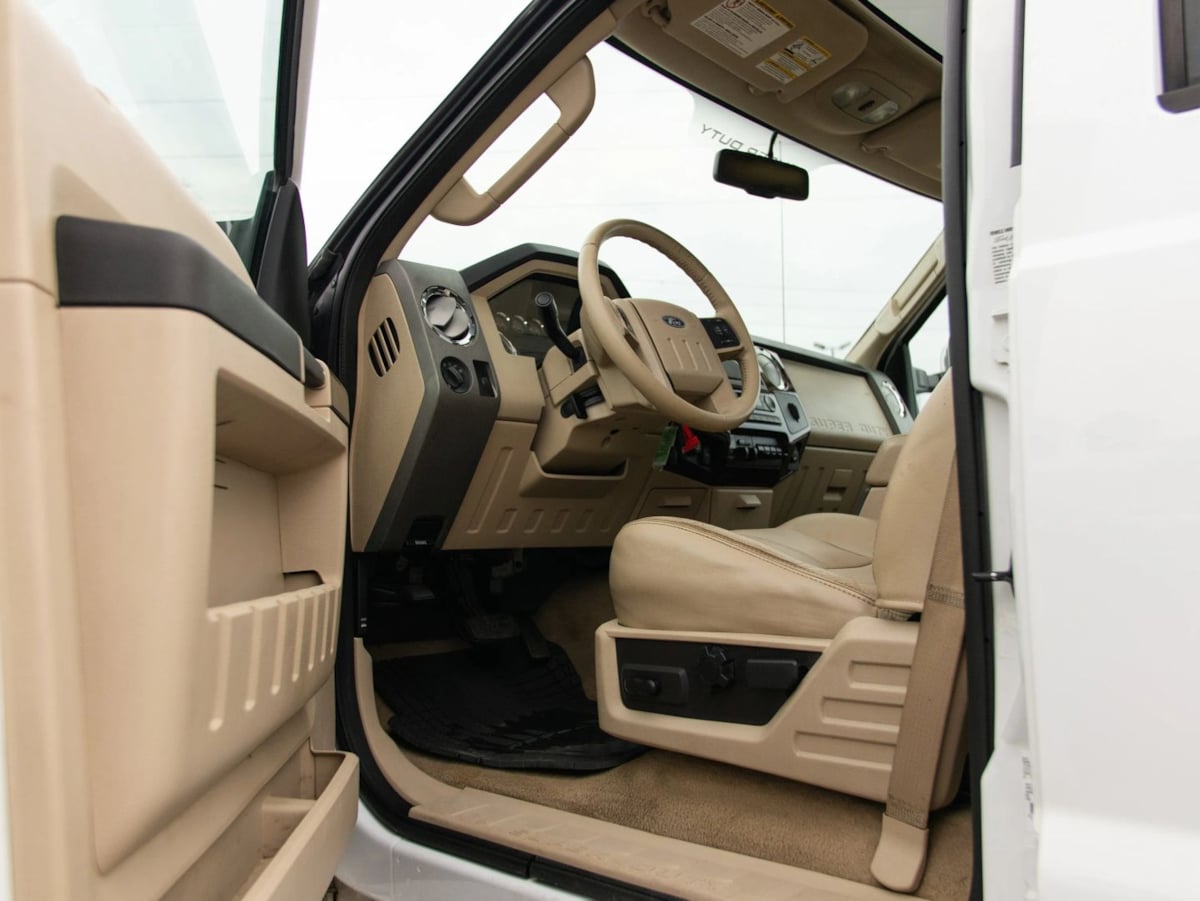 Ford F-350 photo 21