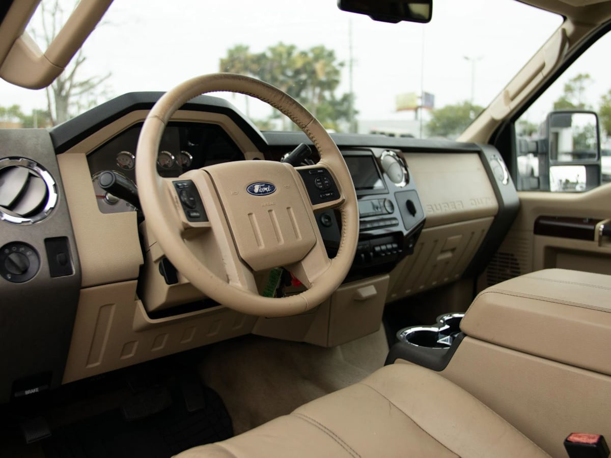 Ford F-350 photo 22