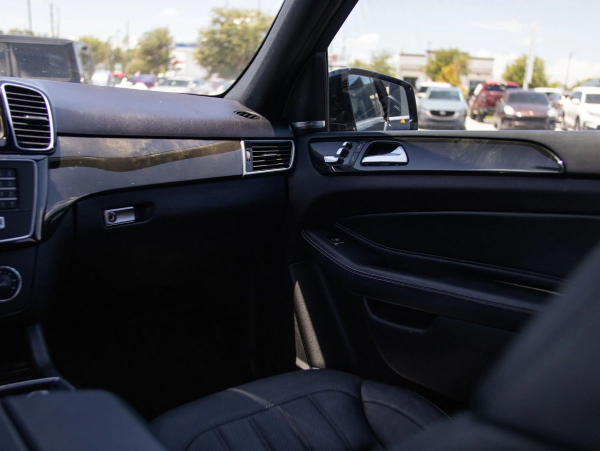 Mercedes-Benz GLE photo 36