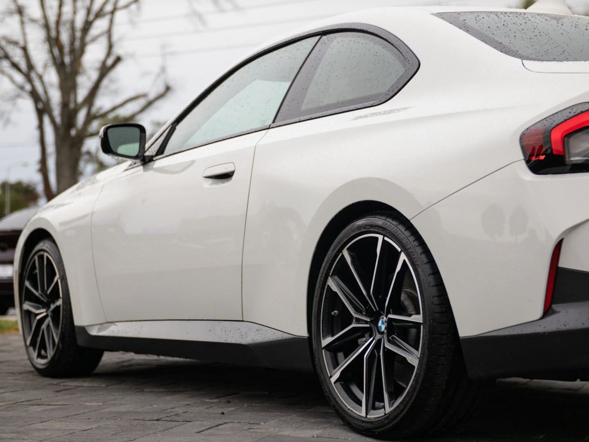 BMW 2 Series photo 9